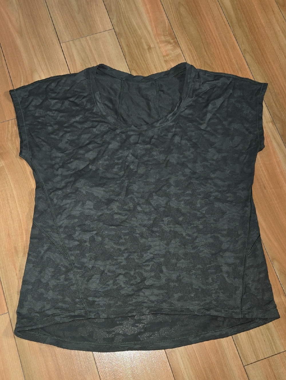Lululemon Dark green/black Short Sleeve Scoop Neck Top